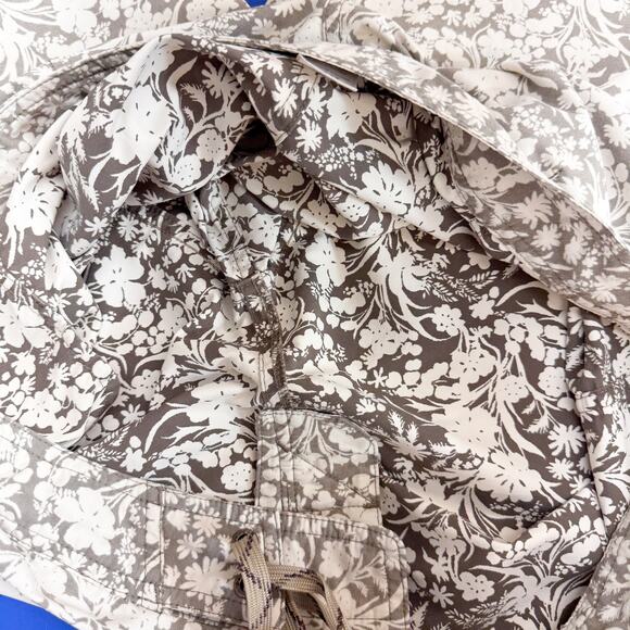 Patagonia Men's Wavefarer Board Shorts Tan Cream Floral Size 33 Swim Beach Pool - Picture 7 of 12